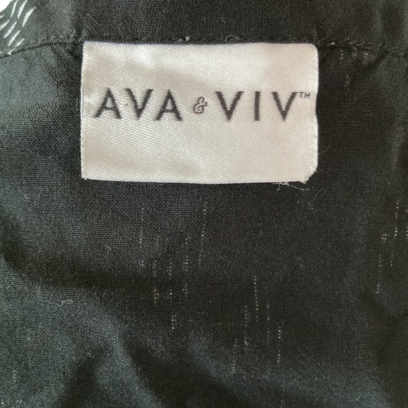 AVA & VIV | Women’s Black & White Arrow Blouse - Picture 6 of 7